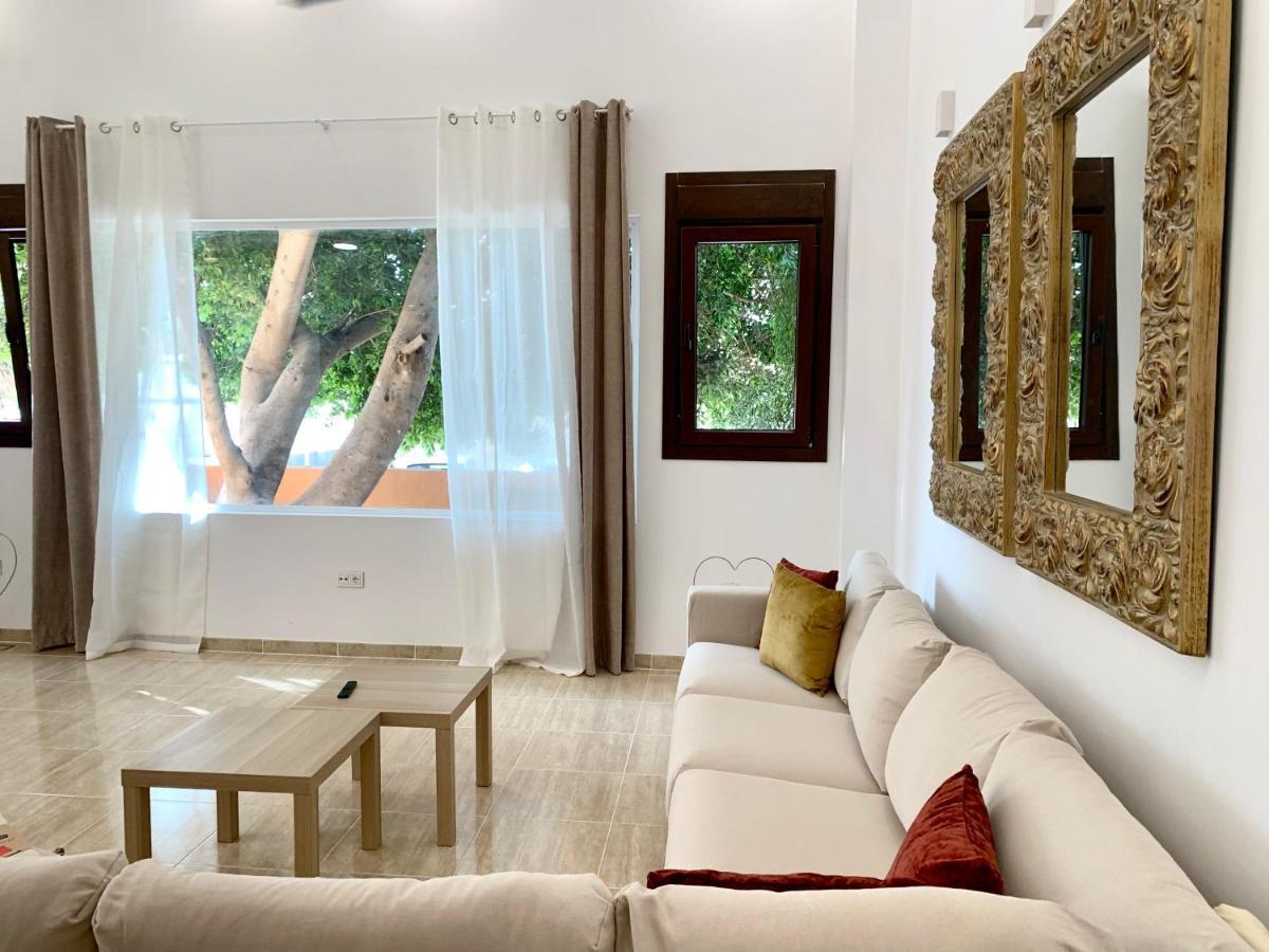 Amplia Vivienda New Para12 Pers A 4 Min Caminando De Playa Con Terraza, Piscina Com, Wifi, Ventiladores De Techo, Lavavajillas 滨海罗克塔斯 外观 照片